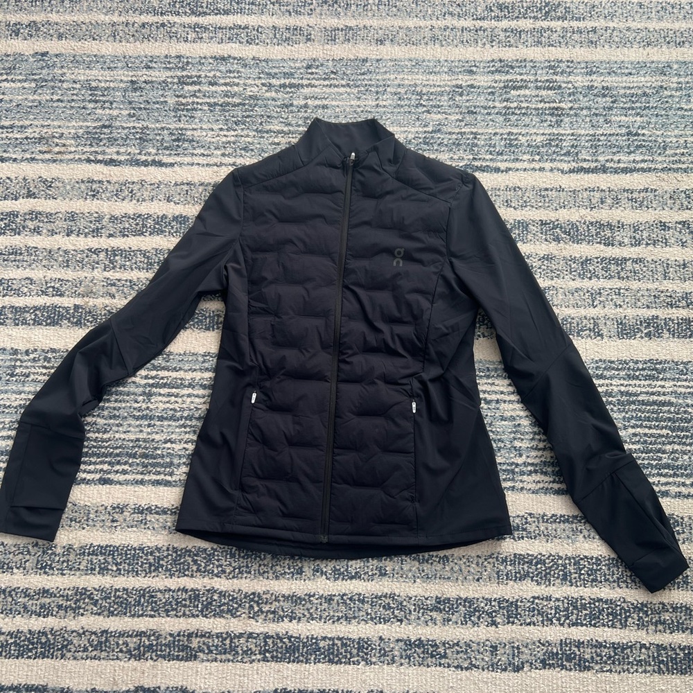 On Running Black Puffer Jacket Lightweight Quilted Design